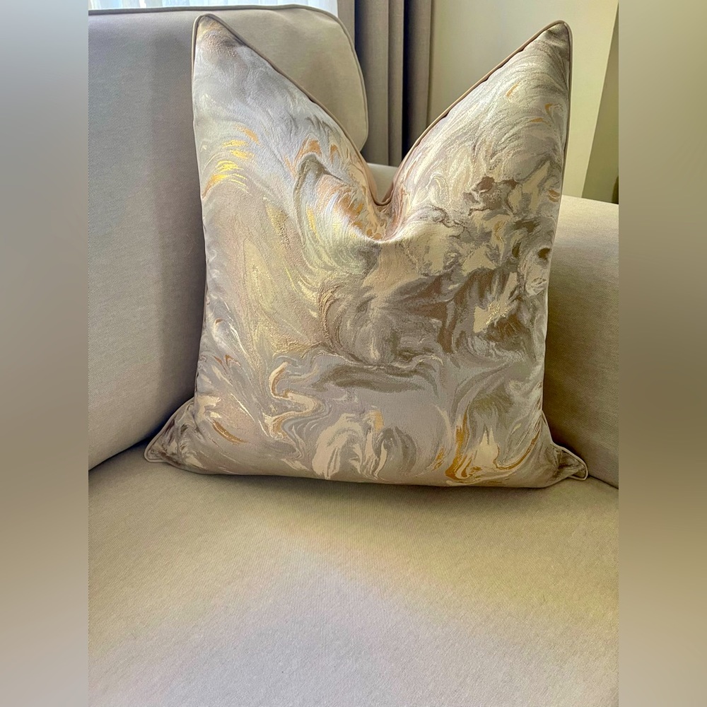 Luxury Champagne and gold waves glam pillow. Size 22x 22 inch - Picture 3 of 10